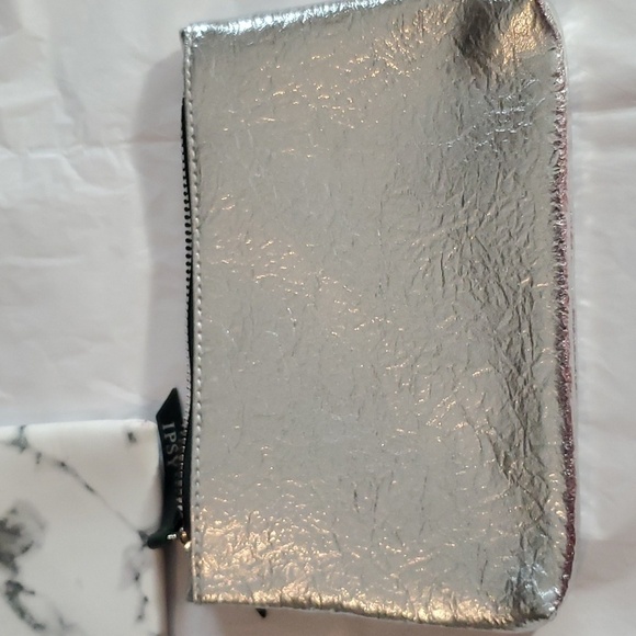 Ipsy mettalic cosmetic Bags 3 each plus 2 products - Picture 4 of 7